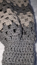 Load and play video in Gallery viewer, 2 Tone Cacoon Cardigan
